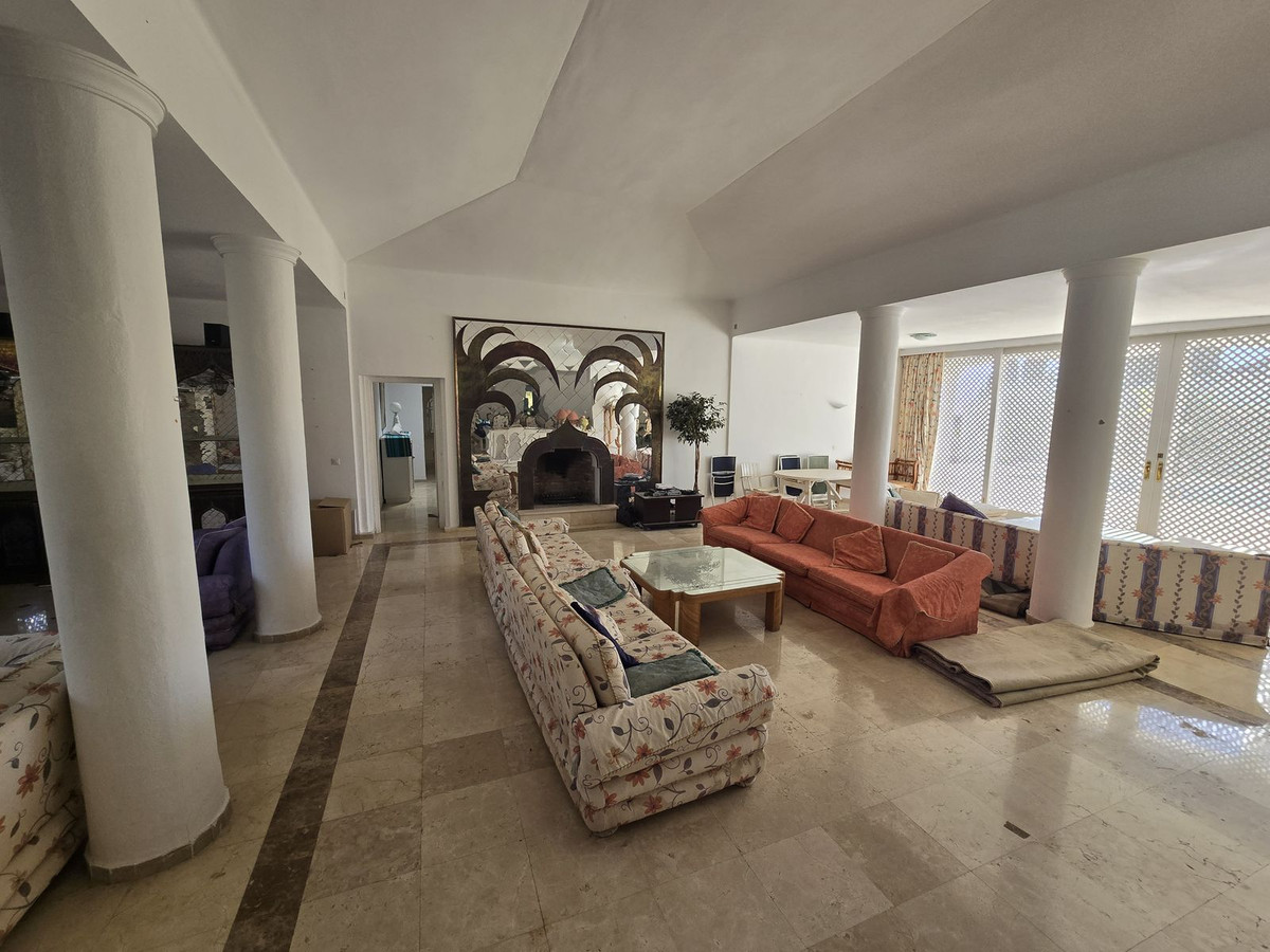 Se vende Villa - Chalet de 6 dormitorios en Costa Del Sol, Málaga, España