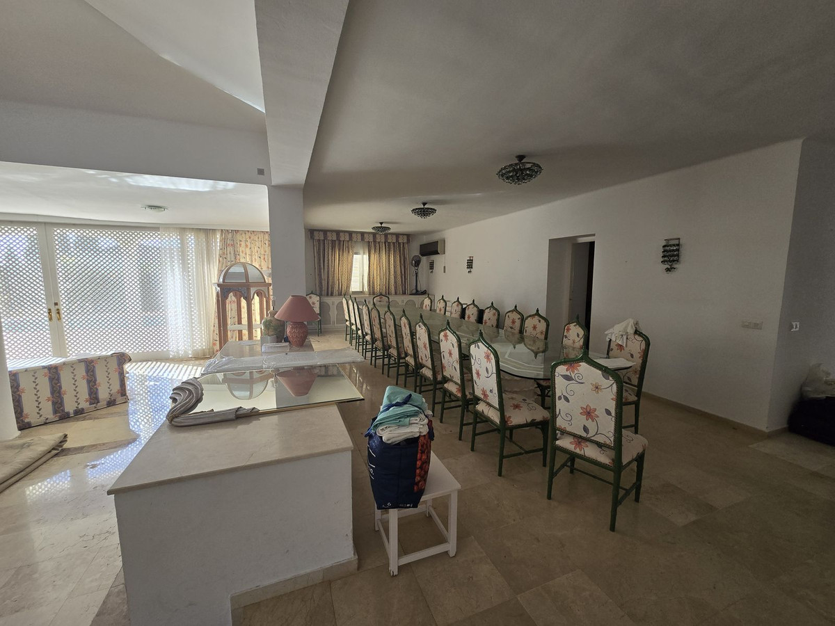 Se vende Villa - Chalet de 6 dormitorios en Costa Del Sol, Málaga, España