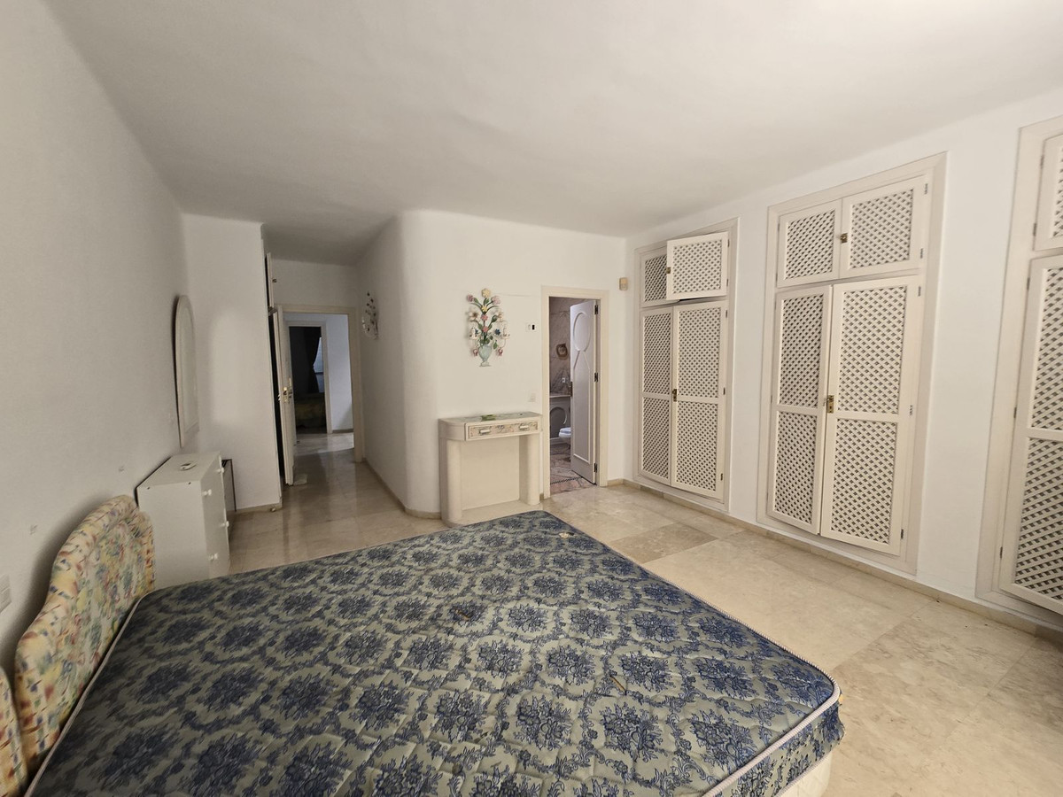 Se vende Villa - Chalet de 6 dormitorios en Costa Del Sol, Málaga, España