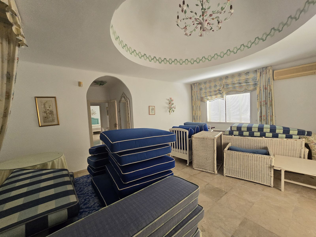 Se vende Villa - Chalet de 6 dormitorios en Costa Del Sol, Málaga, España