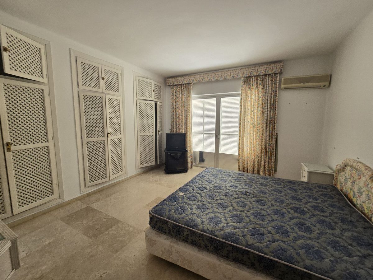 Se vende Villa - Chalet de 6 dormitorios en Costa Del Sol, Málaga, España