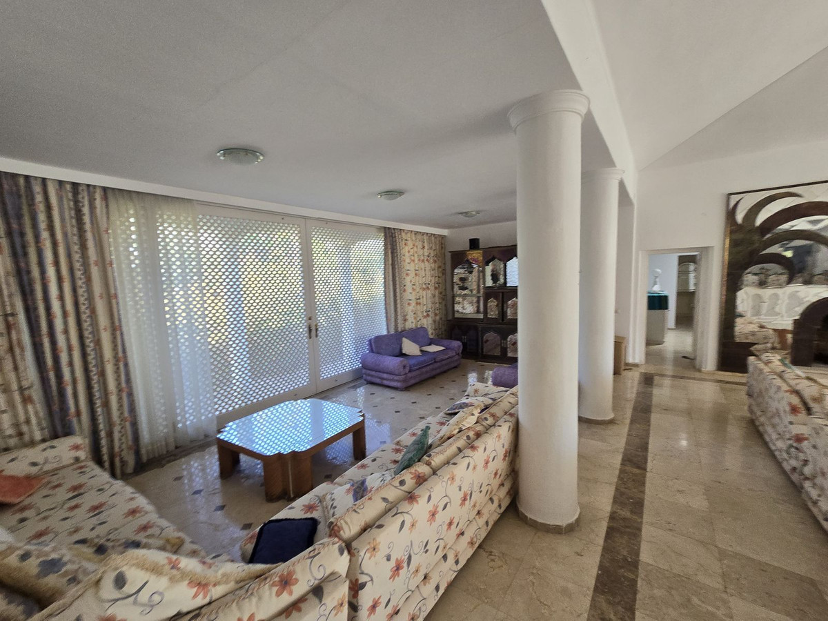 Se vende Villa - Chalet de 6 dormitorios en Costa Del Sol, Málaga, España