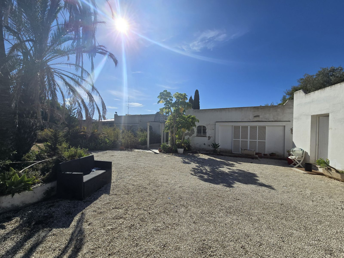 Se vende Villa - Chalet de 6 dormitorios en Costa Del Sol, Málaga, España
