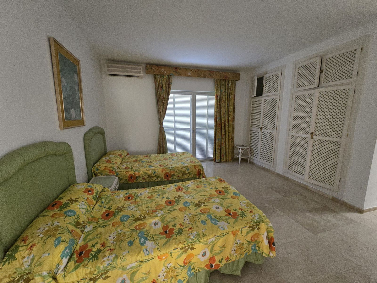 Se vende Villa - Chalet de 6 dormitorios en Costa Del Sol, Málaga, España