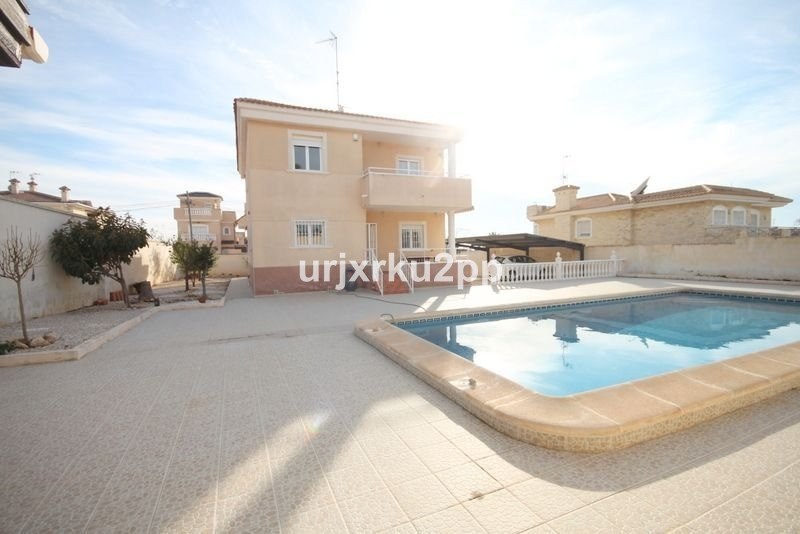 5 Bed Townhouse for sale in Aguas Nuevas Costa Blanca, Alicante, Spain