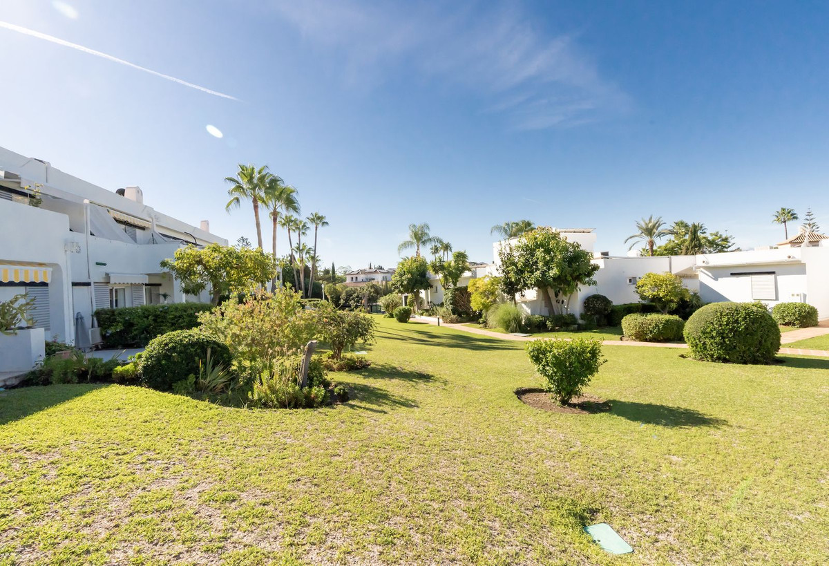 3 Bed Apartment for sale in Nueva Andalucía Costa Del Sol, Málaga, Spain