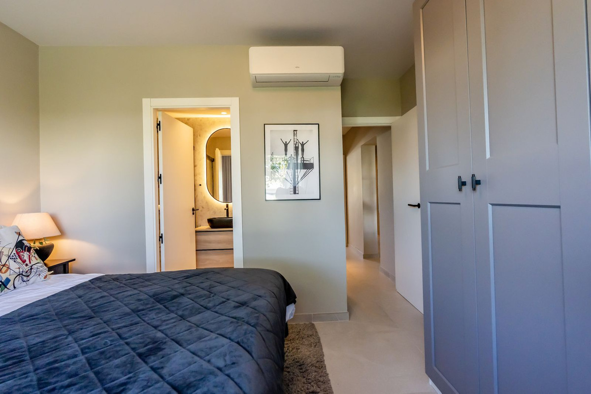 3 Bed Apartment for sale in Nueva Andalucía Costa Del Sol, Málaga, Spain