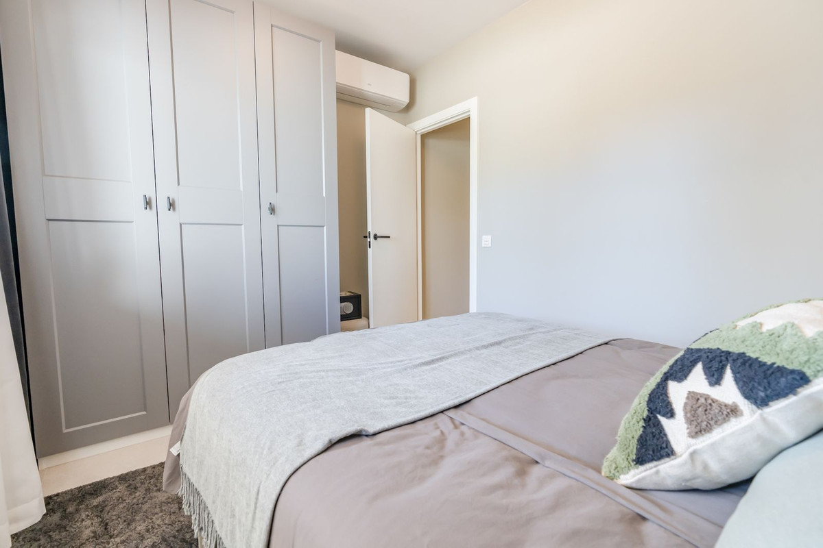 3 Bed Apartment for sale in Nueva Andalucía Costa Del Sol, Málaga, Spain