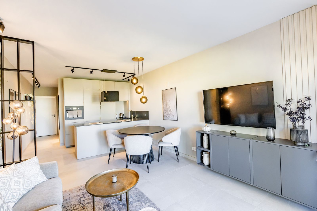 3 Bed Apartment for sale in Nueva Andalucía Costa Del Sol, Málaga, Spain