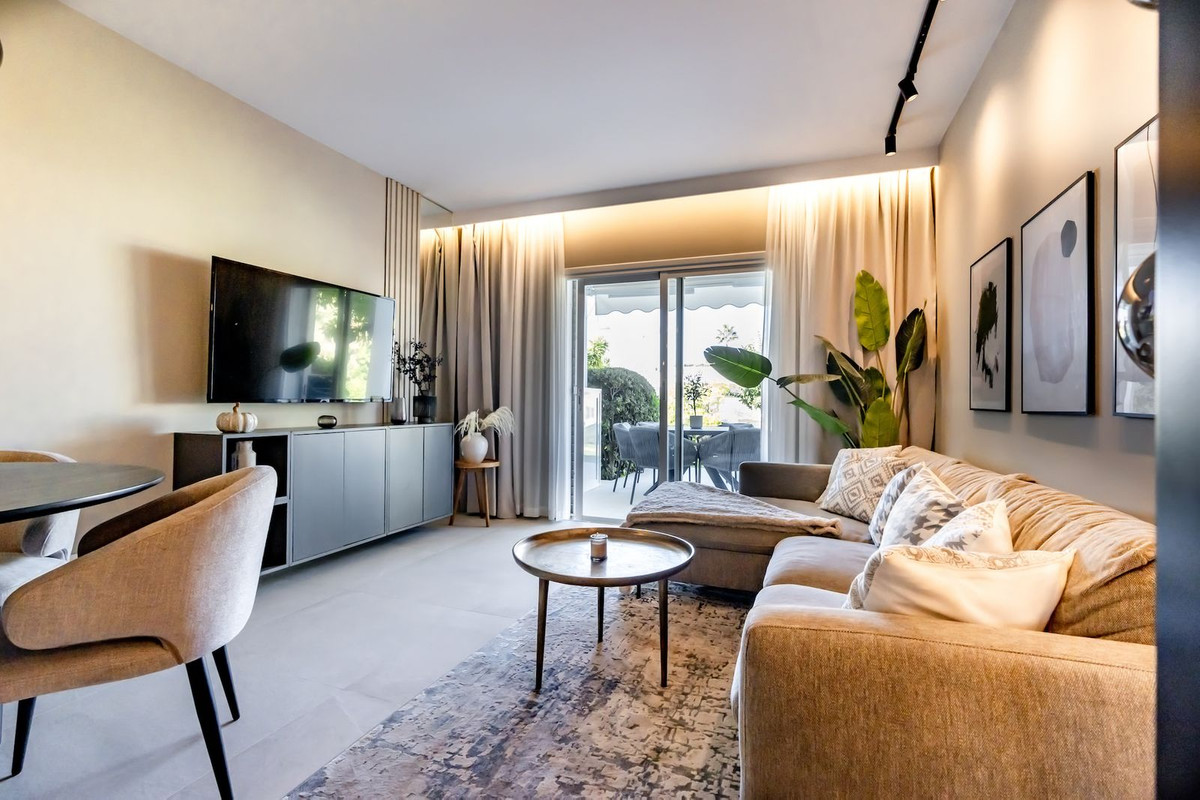 3 Bed Apartment for sale in Nueva Andalucía Costa Del Sol, Málaga, Spain
