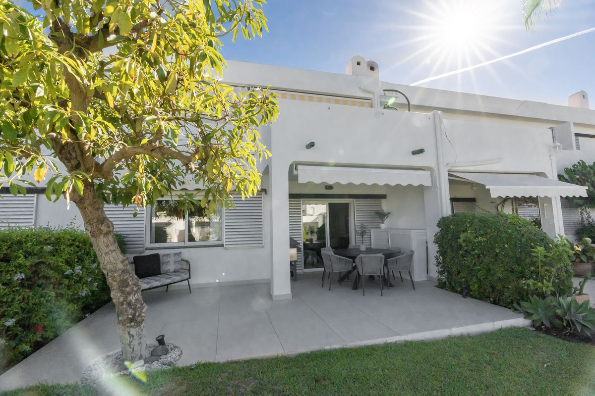 3 Bed Apartment for sale in Nueva Andalucía Costa Del Sol, Málaga, Spain