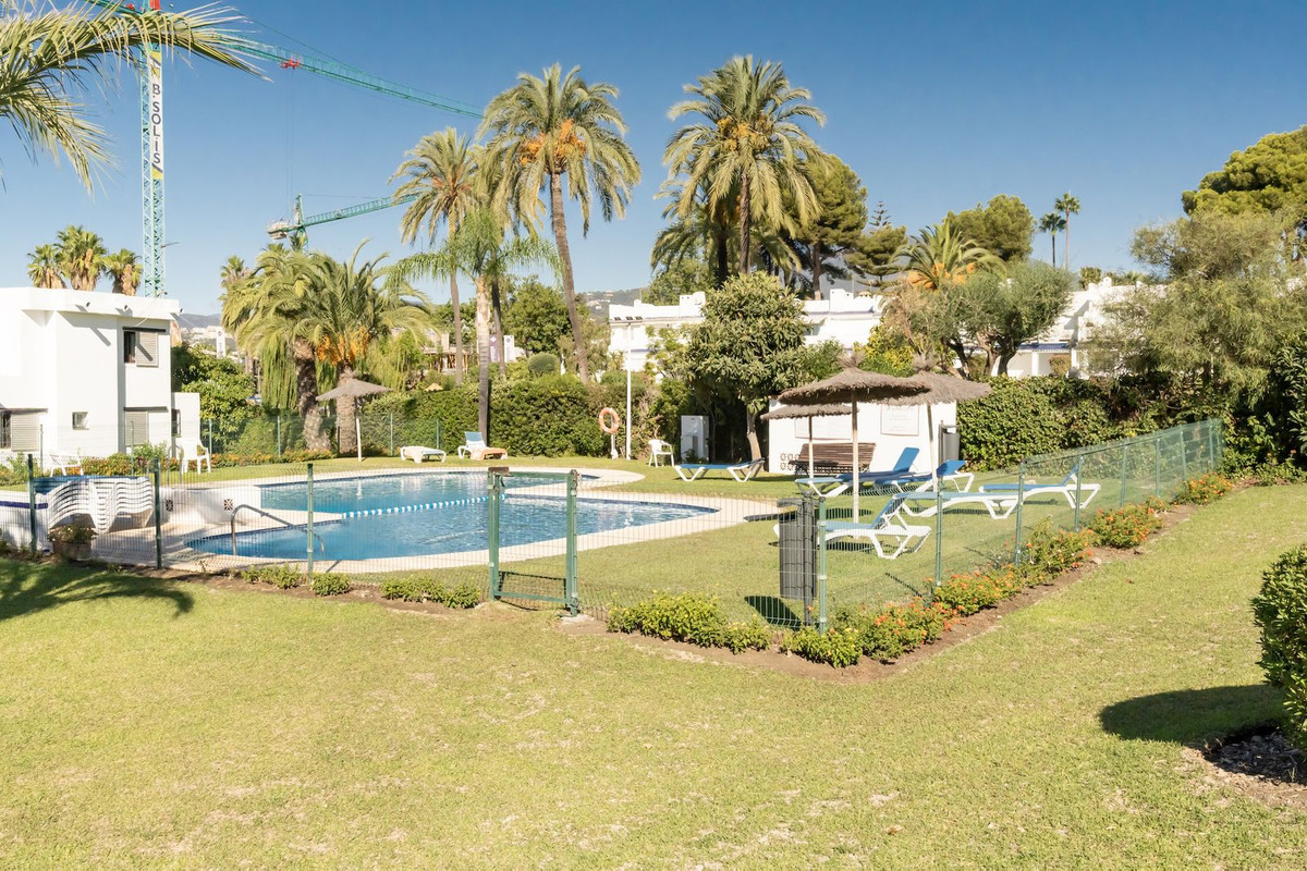 3 Bed Apartment for sale in Nueva Andalucía Costa Del Sol, Málaga, Spain