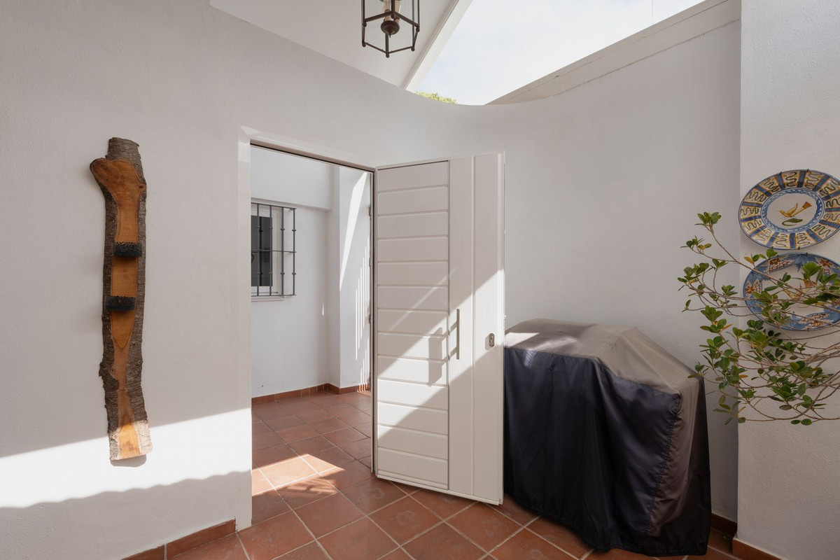 3 Bed Townhouse for sale in Nueva Andalucía Costa Del Sol, Málaga, Spain