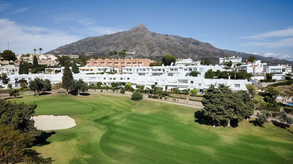 3 Bed Townhouse for sale in Nueva Andalucía Costa Del Sol, Málaga, Spain