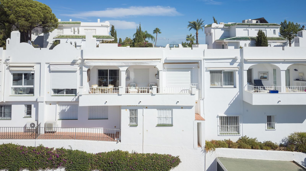 3 Bed Townhouse for sale in Nueva Andalucía Costa Del Sol, Málaga, Spain