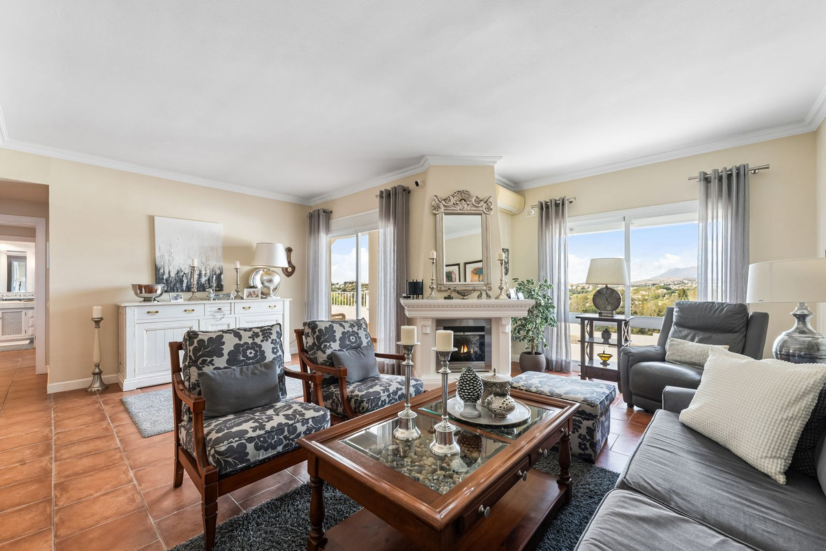 3 Bed Townhouse for sale in Nueva Andalucía Costa Del Sol, Málaga, Spain