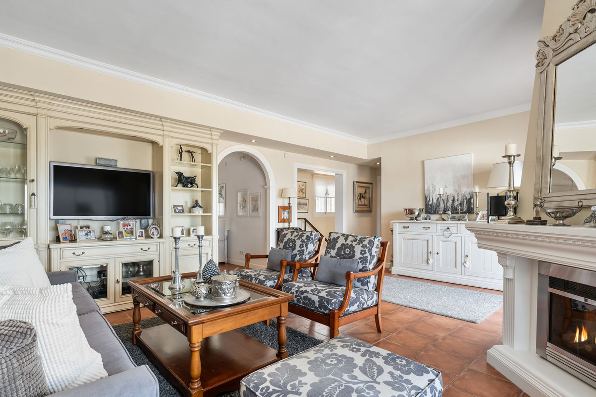 3 Bed Townhouse for sale in Nueva Andalucía Costa Del Sol, Málaga, Spain