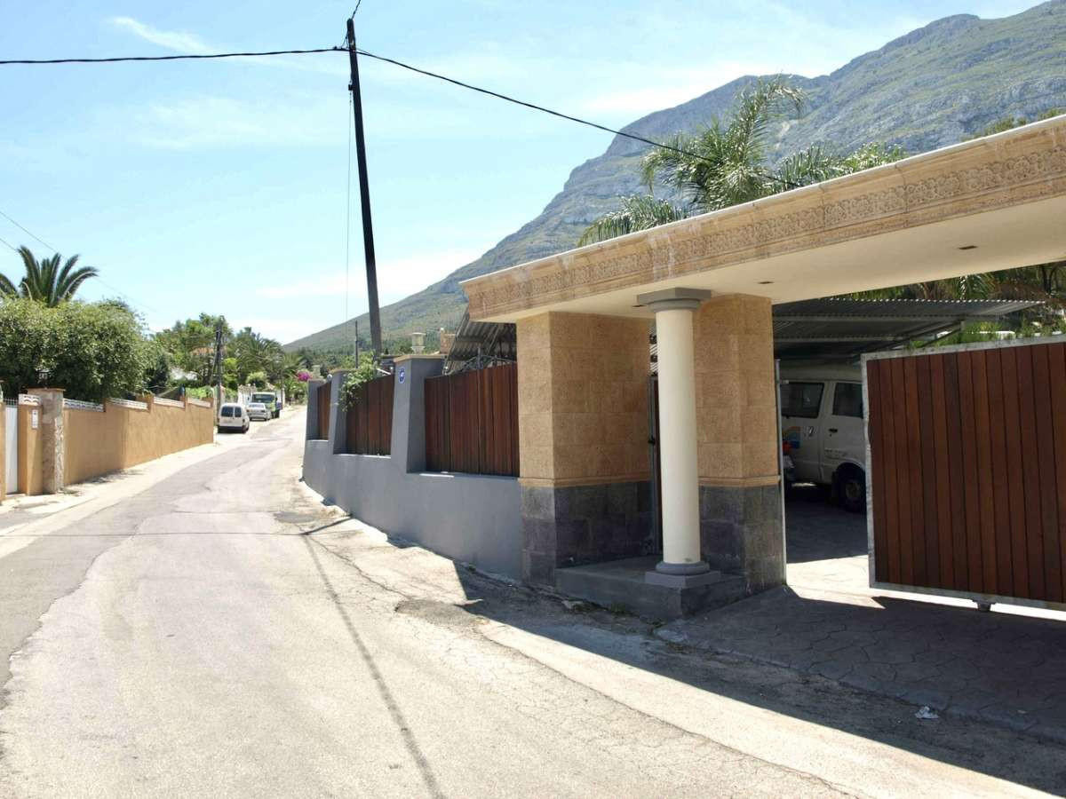 11 Bed Townhouse for sale in Denia Costa Blanca, Alicante, Spain