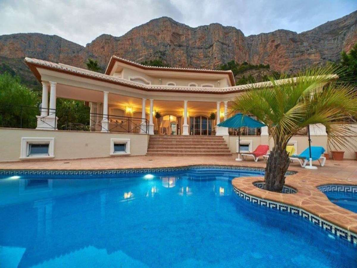 4 Bed Townhouse for sale in Javea Costa Blanca, Alicante, Spain
