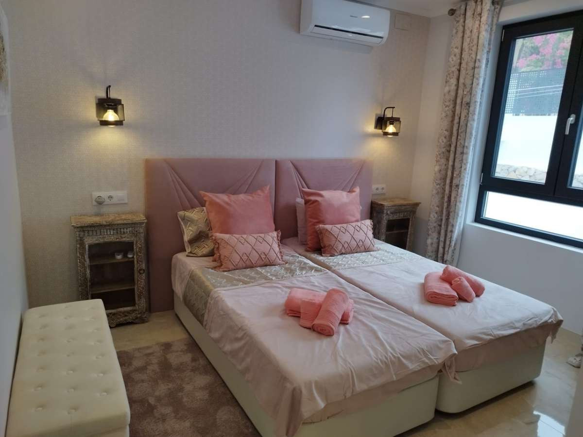 5 Bed Townhouse for sale in Calpe Costa Blanca, Alicante, Spain