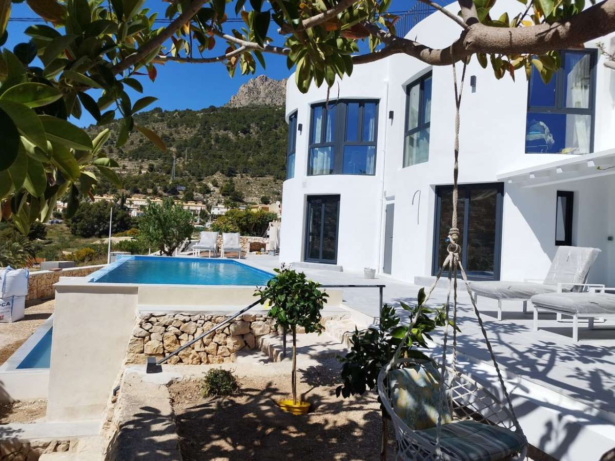 5 Bed Townhouse for sale in Calpe Costa Blanca, Alicante, Spain