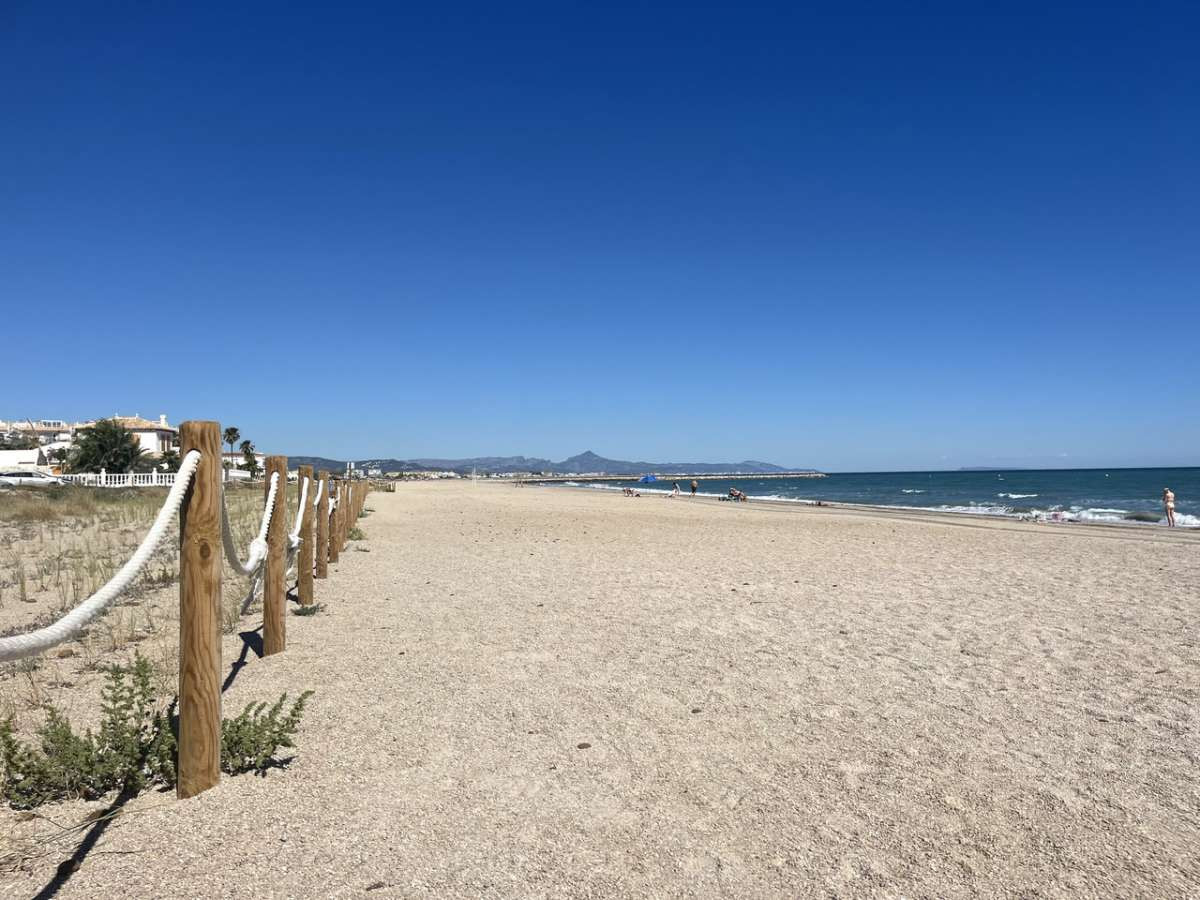 Se vende Apartamento Planta Media de 2 dormitorios en Costa Blanca, Alicante, España