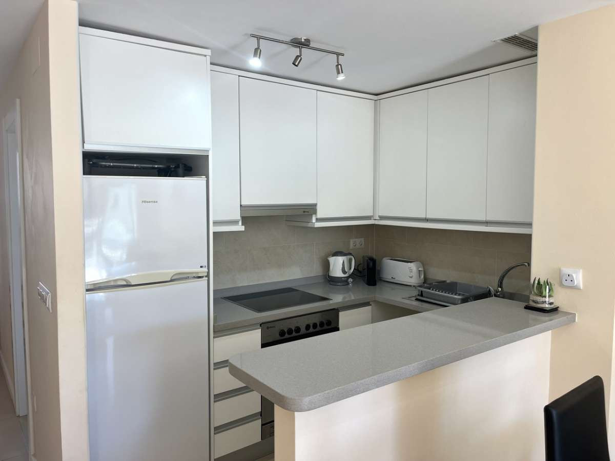 Se vende Apartamento Planta Media de 2 dormitorios en Costa Blanca, Alicante, España
