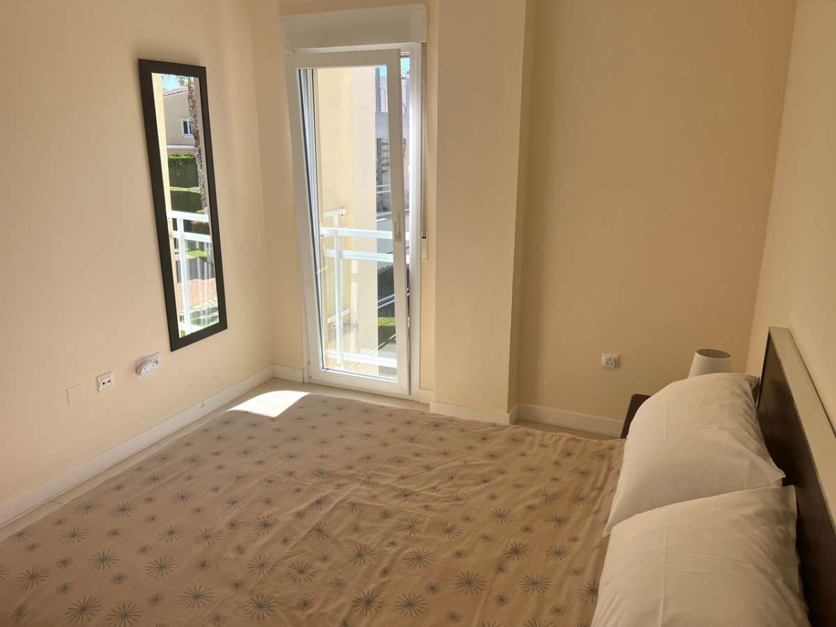 Se vende Apartamento Planta Media de 2 dormitorios en Costa Blanca, Alicante, España