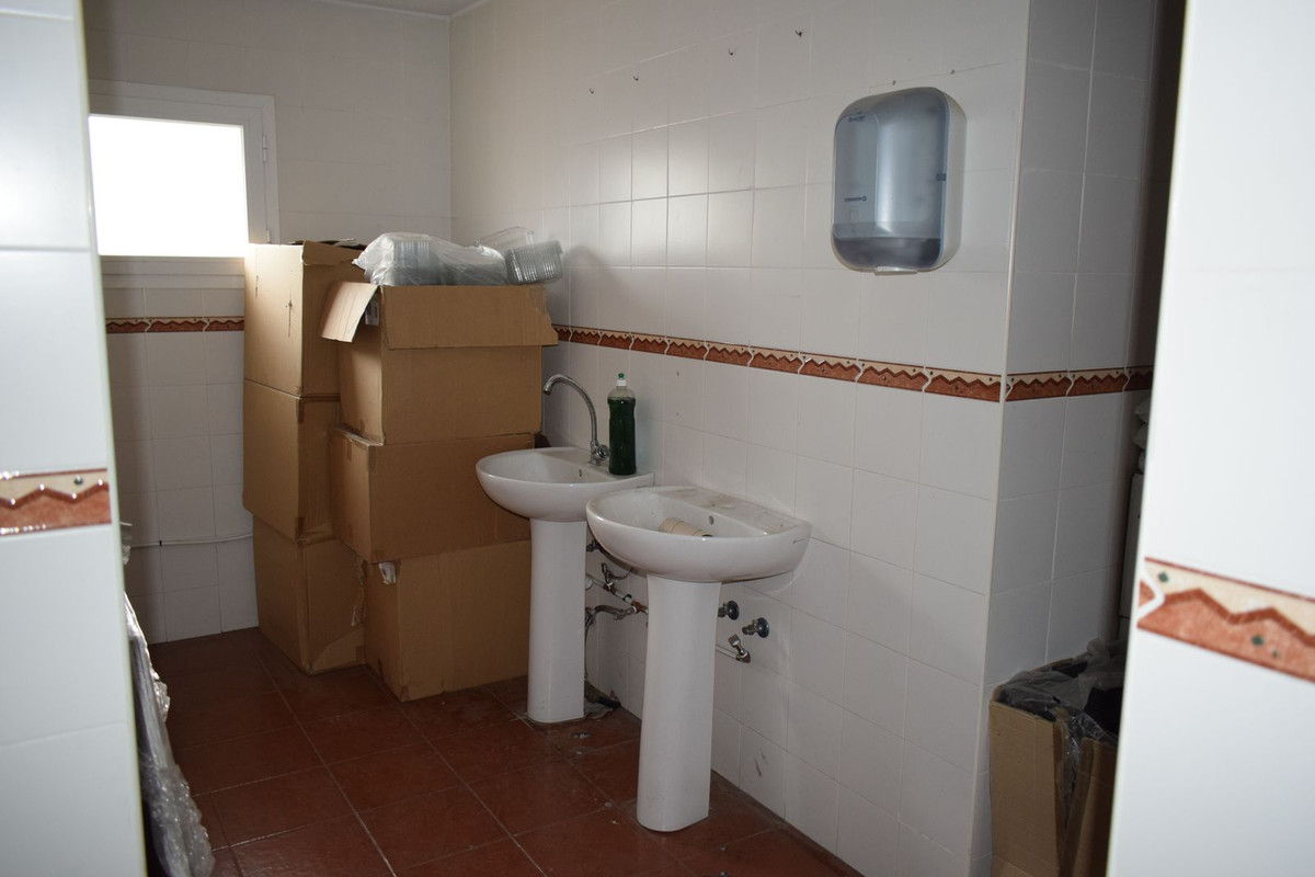 Se vende Nave industrial  en Costa Del Sol, Málaga, España
