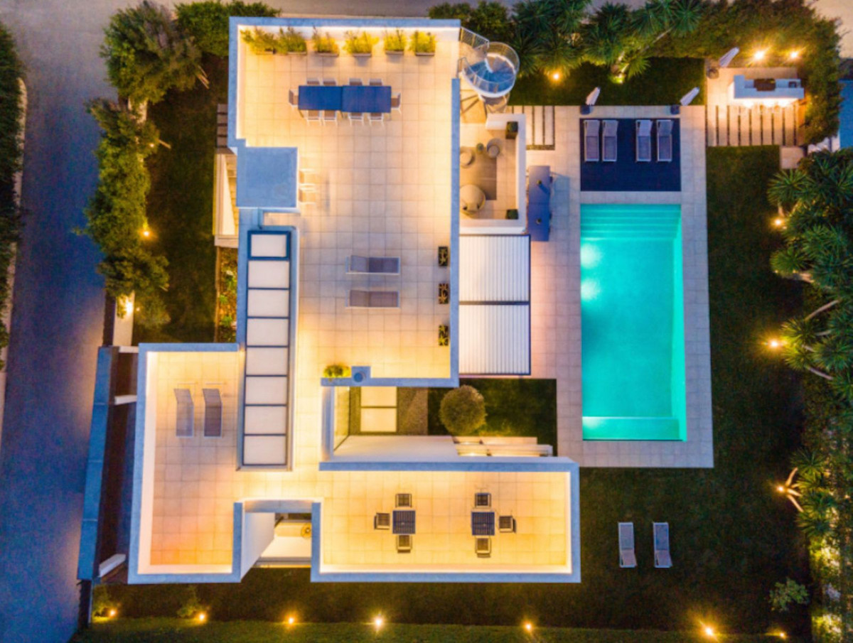 Se vende Villa - Chalet de 7 dormitorios en Costa Del Sol, Málaga, España
