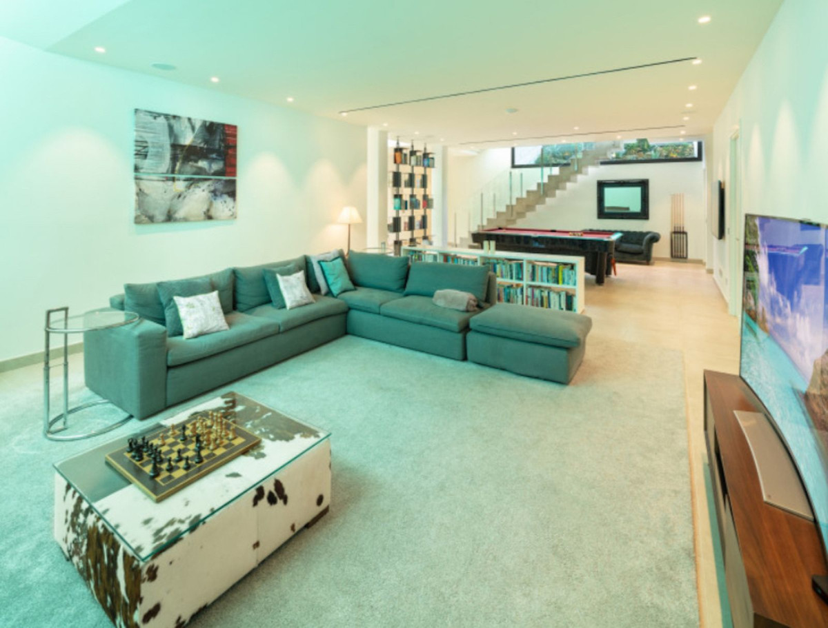 Se vende Villa - Chalet de 7 dormitorios en Costa Del Sol, Málaga, España