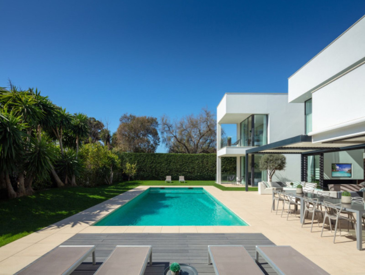 Se vende Villa - Chalet de 7 dormitorios en Costa Del Sol, Málaga, España