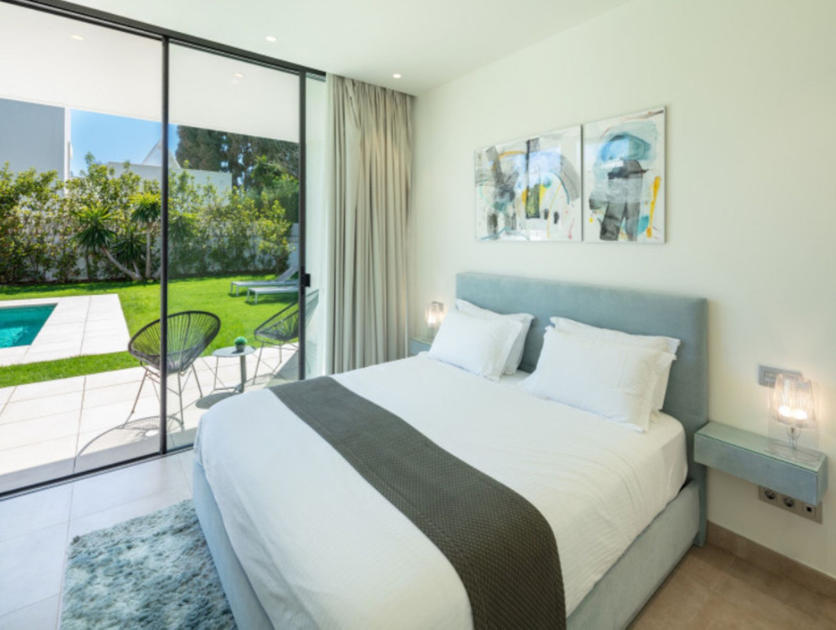 Se vende Villa - Chalet de 7 dormitorios en Costa Del Sol, Málaga, España