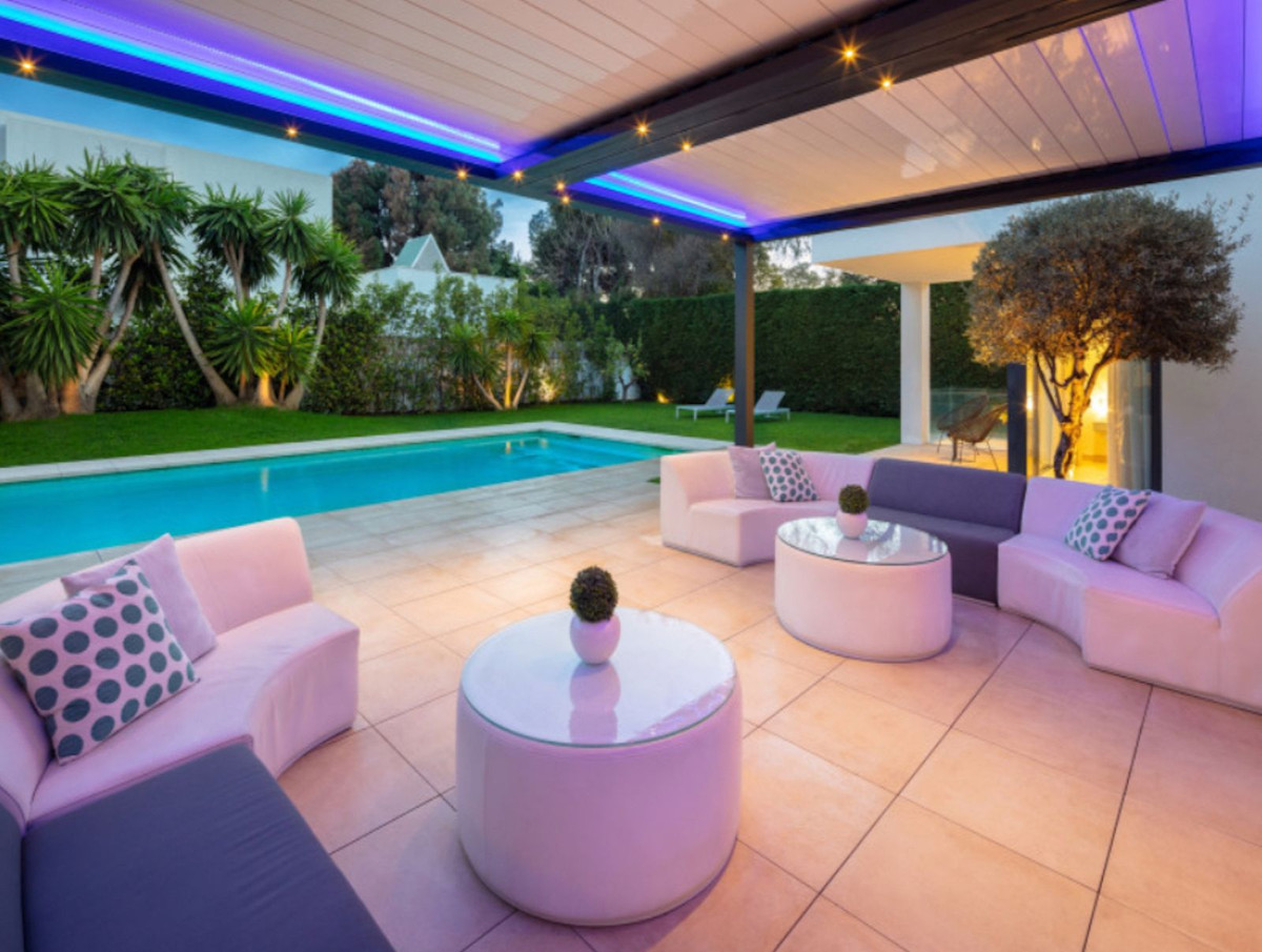 Se vende Villa - Chalet de 7 dormitorios en Costa Del Sol, Málaga, España