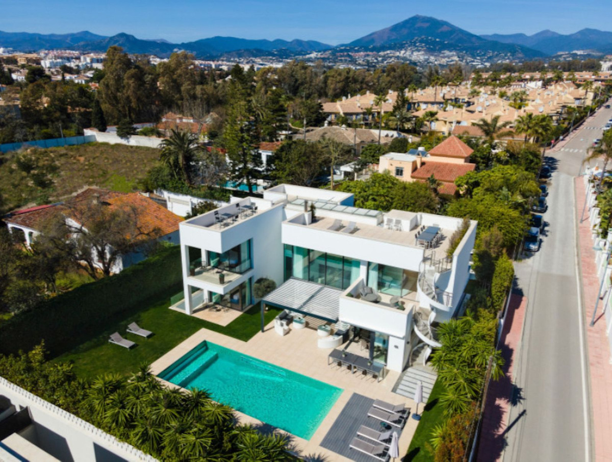 Se vende Villa - Chalet de 7 dormitorios en Costa Del Sol, Málaga, España