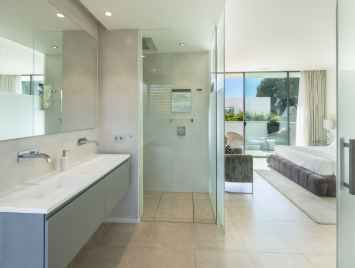 Se vende Villa - Chalet de 7 dormitorios en Costa Del Sol, Málaga, España