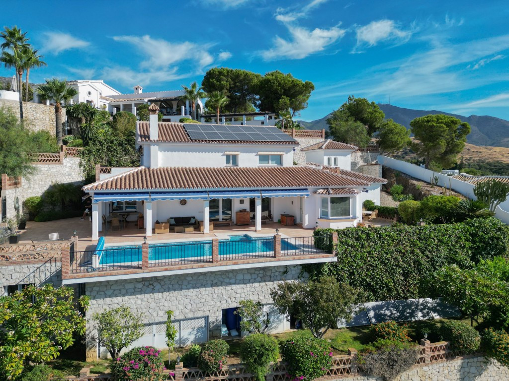 4 Bed Townhouse for sale in Mijas Costa Del Sol, Málaga, Spain