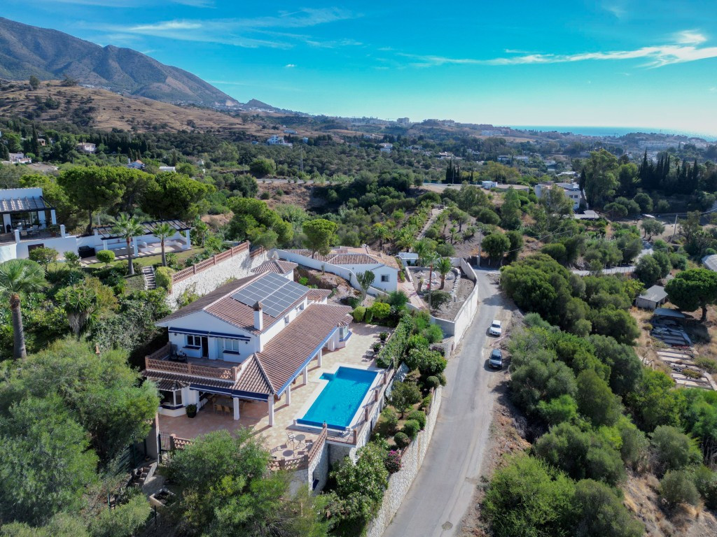 4 Bed Townhouse for sale in Mijas Costa Del Sol, Málaga, Spain