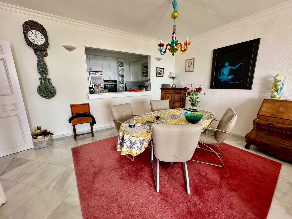 2 Bed Apartment for sale in Benahavís Costa Del Sol, Málaga, Spain