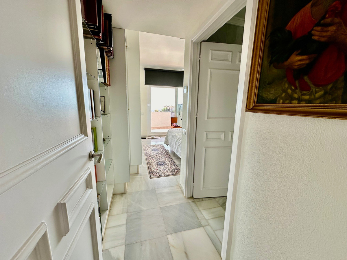 2 Bed Apartment for sale in Benahavís Costa Del Sol, Málaga, Spain