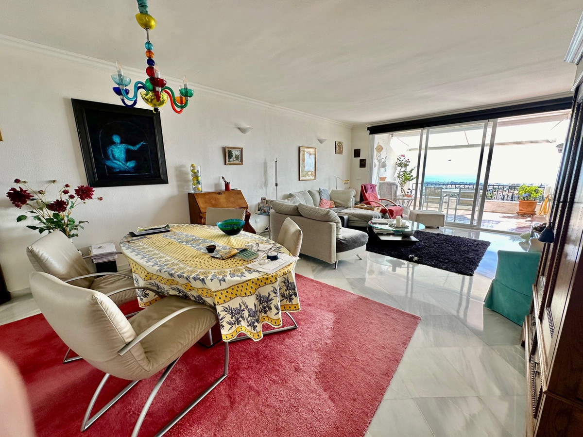 2 Bed Apartment for sale in Benahavís Costa Del Sol, Málaga, Spain