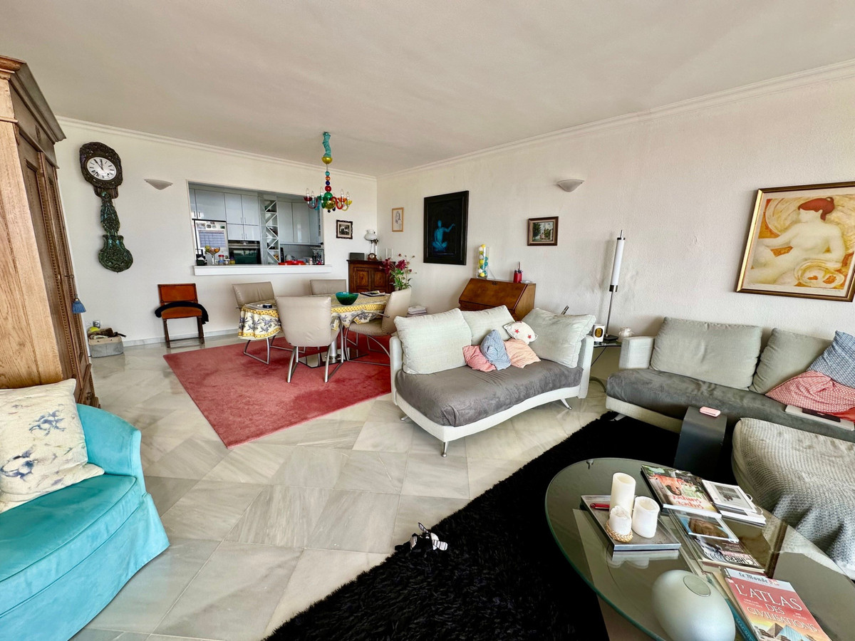 2 Bed Apartment for sale in Benahavís Costa Del Sol, Málaga, Spain