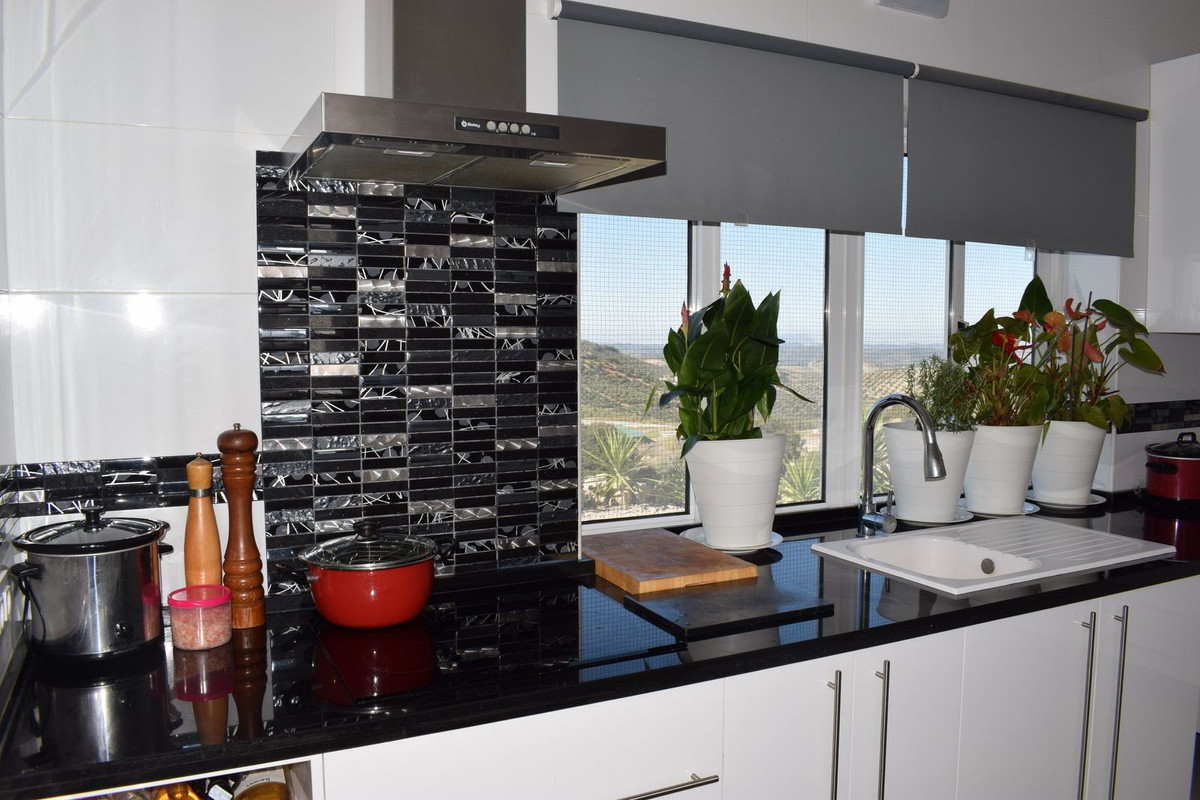 10 Bed Townhouse for sale in Ronda Costa Del Sol, Málaga, Spain