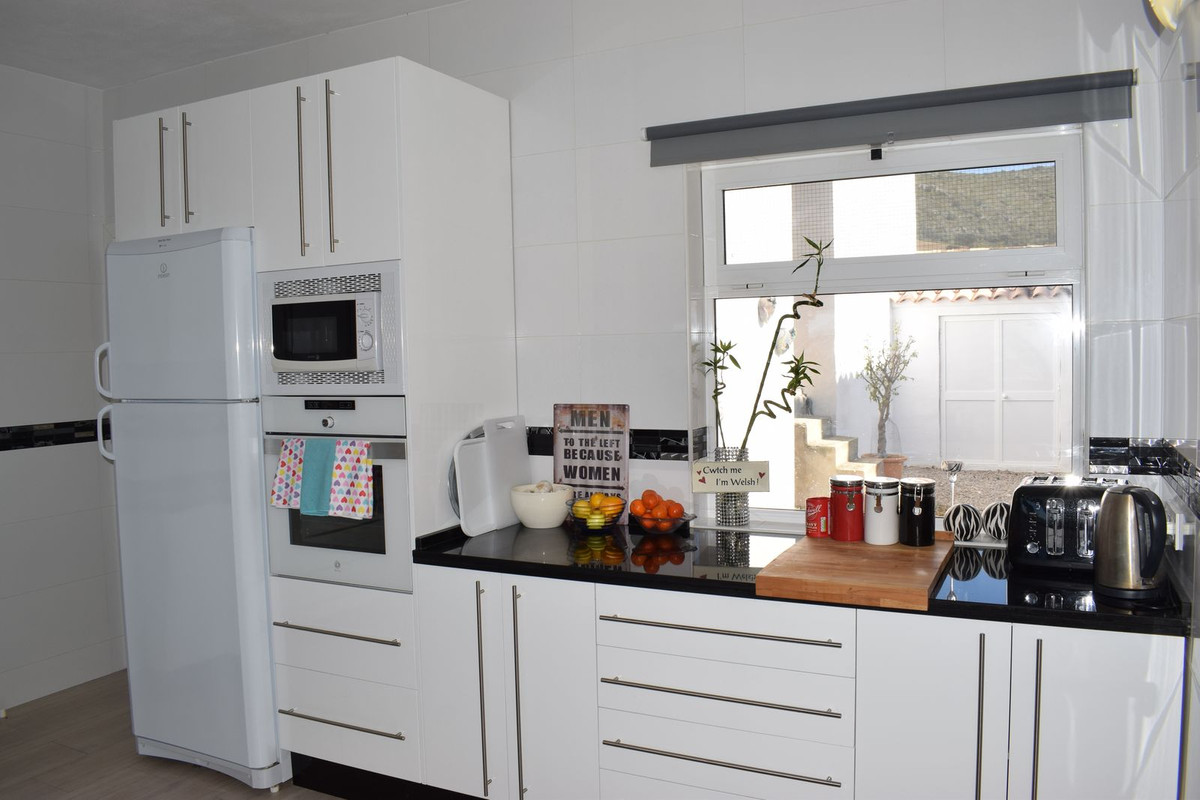 10 Bed Townhouse for sale in Ronda Costa Del Sol, Málaga, Spain