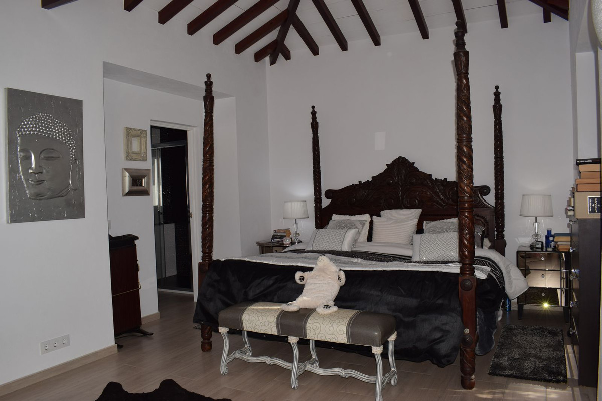 10 Bed Townhouse for sale in Ronda Costa Del Sol, Málaga, Spain