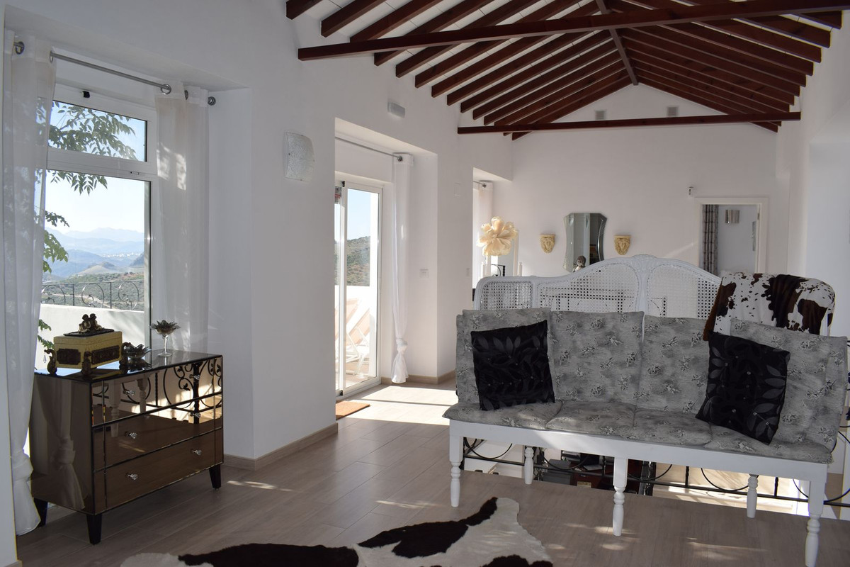 10 Bed Townhouse for sale in Ronda Costa Del Sol, Málaga, Spain