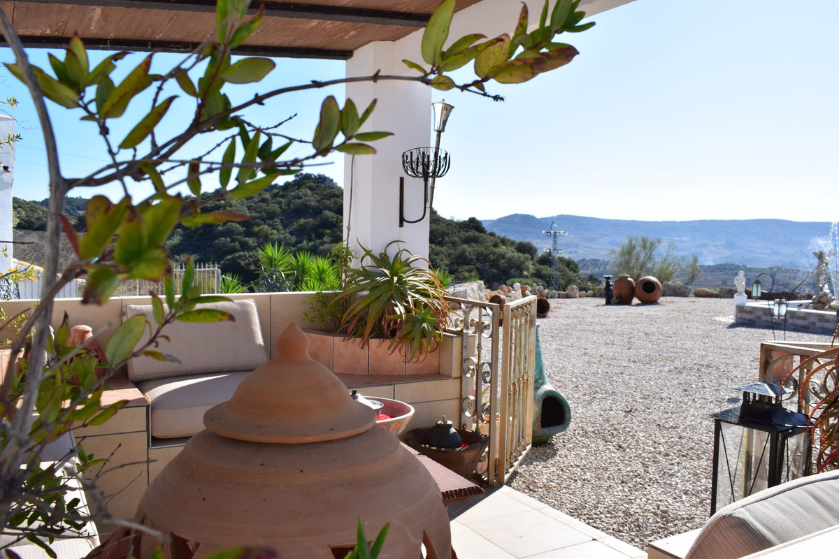 10 Bed Townhouse for sale in Ronda Costa Del Sol, Málaga, Spain