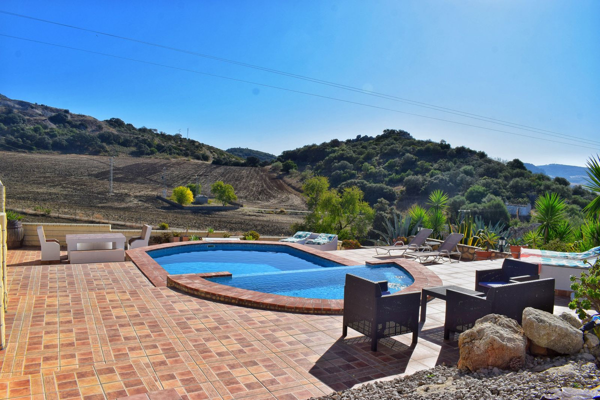 10 Bed Townhouse for sale in Ronda Costa Del Sol, Málaga, Spain