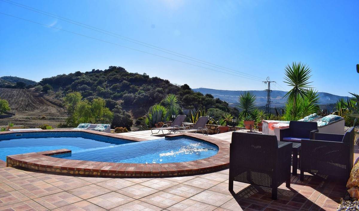 10 Bed Townhouse for sale in Ronda Costa Del Sol, Málaga, Spain