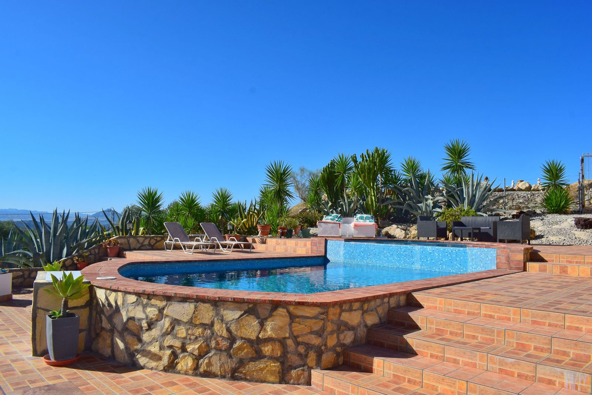 10 Bed Townhouse for sale in Ronda Costa Del Sol, Málaga, Spain